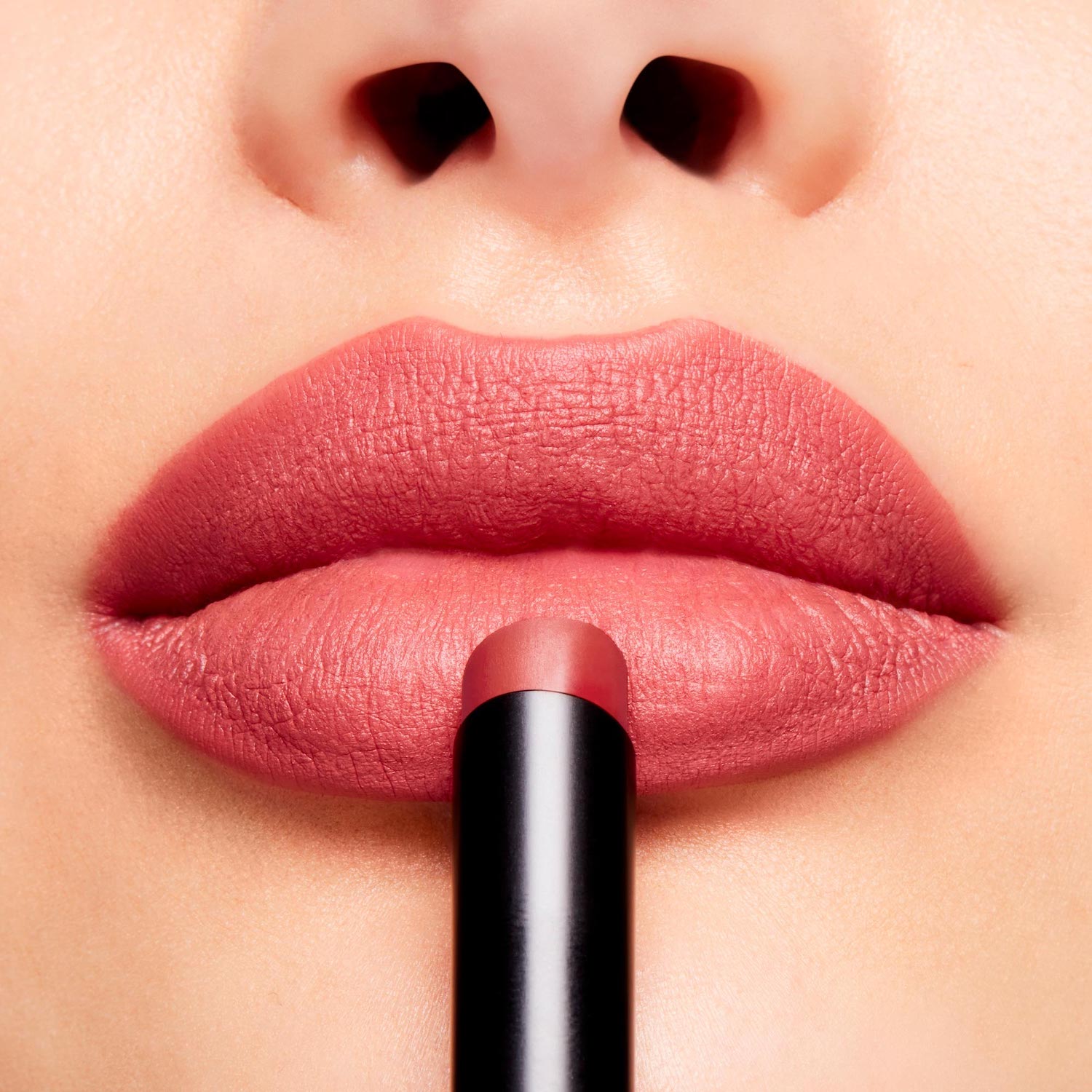 POWDER KISS VELVET BLUR SLIM STICK (BARRA PARA LABIOS)